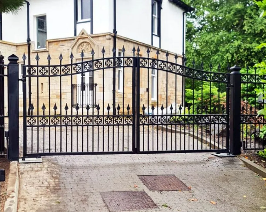 Routine gate maintenance project in Detroit